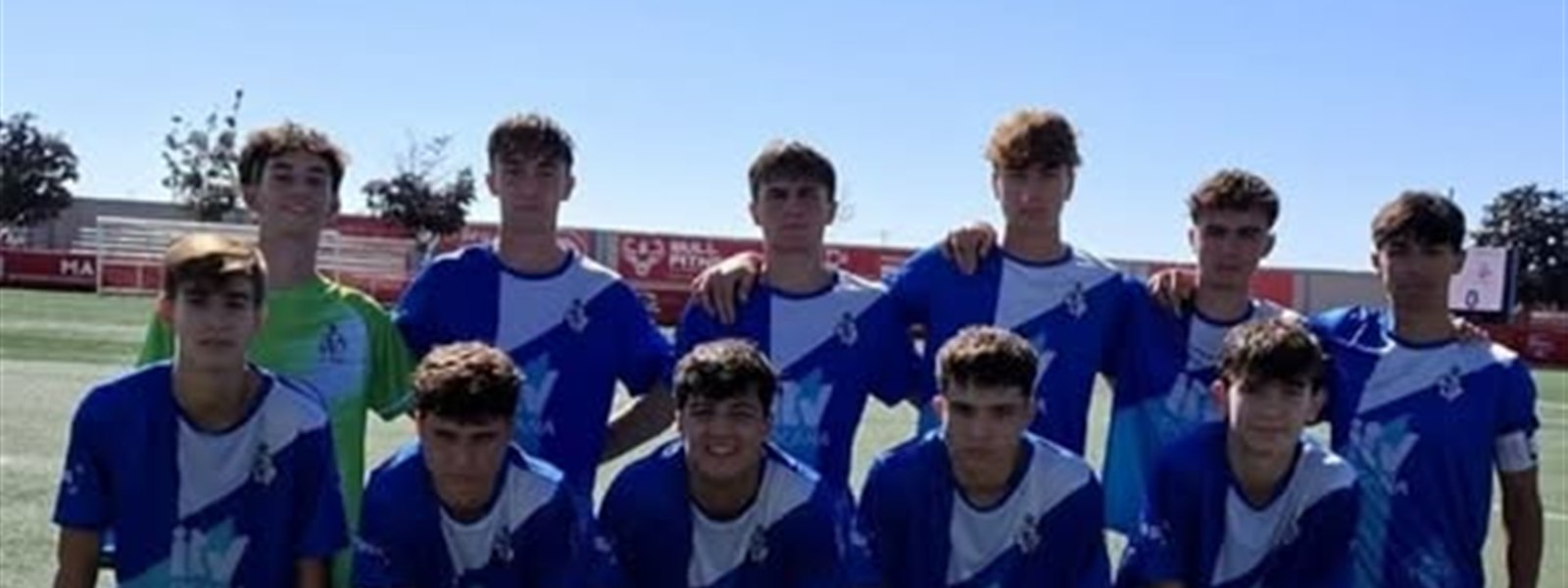 Jugadores del CD Noblejas tras su victoria por 1-3