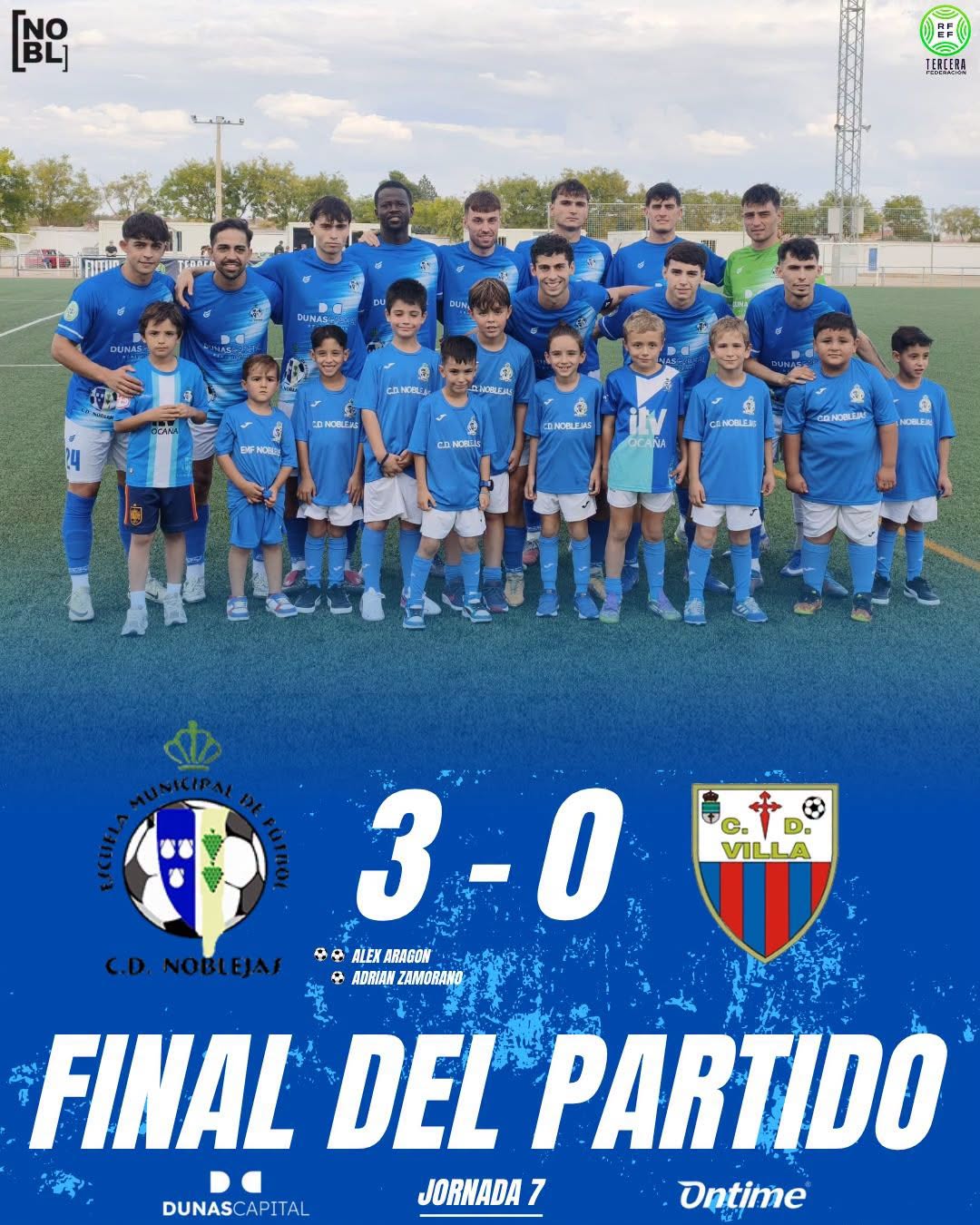 Jugadores y cantera del CD Noblejas tras la victoria por 3-0 ante el CD Villa
